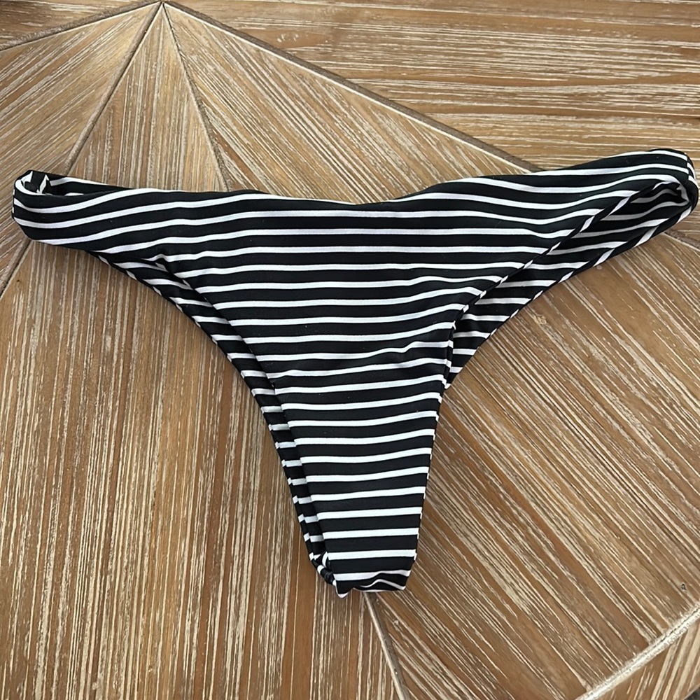 Mikoh Swim bottoms size M